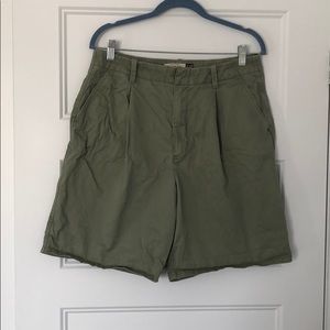 Khaki/Green Bermuda shorts